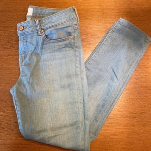 The Castings skinny jeans size 29 light blue. Worn once. Great condition.
